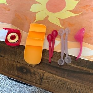 Tupperware scoopers